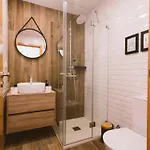 بيت شباب Cliff Surf House