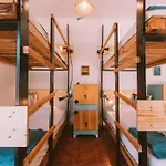 بيت شباب Cliff Surf House أدوس كونهادوس
