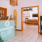 Cliff Surf House بيت شباب أدوس كونهادوس