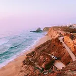 بيت شباب Cliff Surf House أدوس كونهادوس
