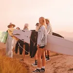 بيت شباب Cliff Surf House أدوس كونهادوس