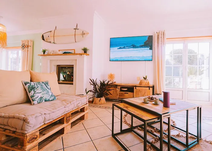 Cliff Surf House ホステル