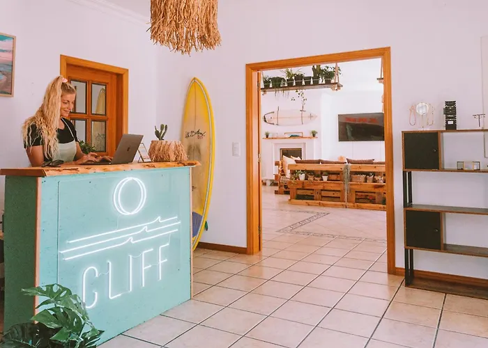 Cliff Surf House ホステル ア・ドス・クニャードス