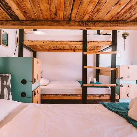 Cliff Surf House * Aldeia dos Cunhados