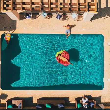 Albergue Cliff Surf House *