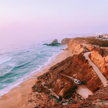 Albergue Cliff Surf House Aldeia dos Cunhados