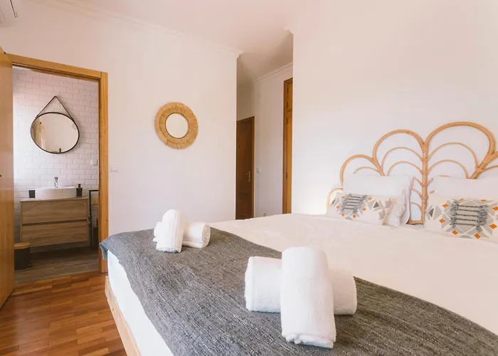 Cliff Surf House * A dos Cunhados