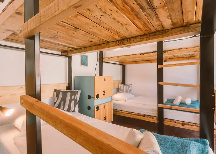 Cliff Surf House * A dos Cunhados