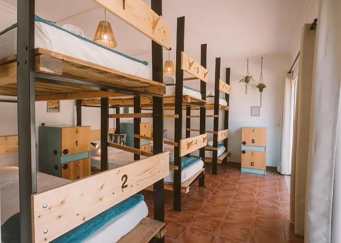 Cliff Surf House Hostel A dos Cunhados