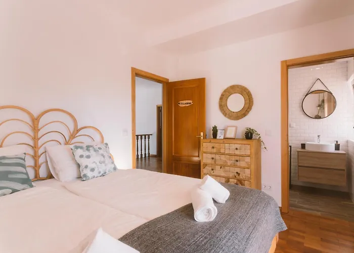 Cliff Surf House A dos Cunhados