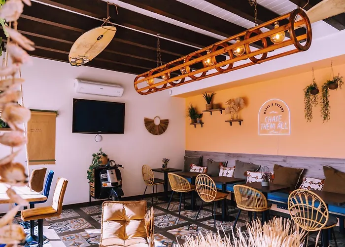 Cliff Surf House Hostel A dos Cunhados